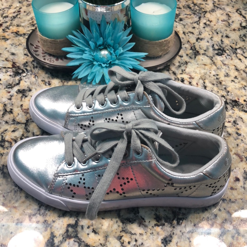 G by Guess silver shoes 👟